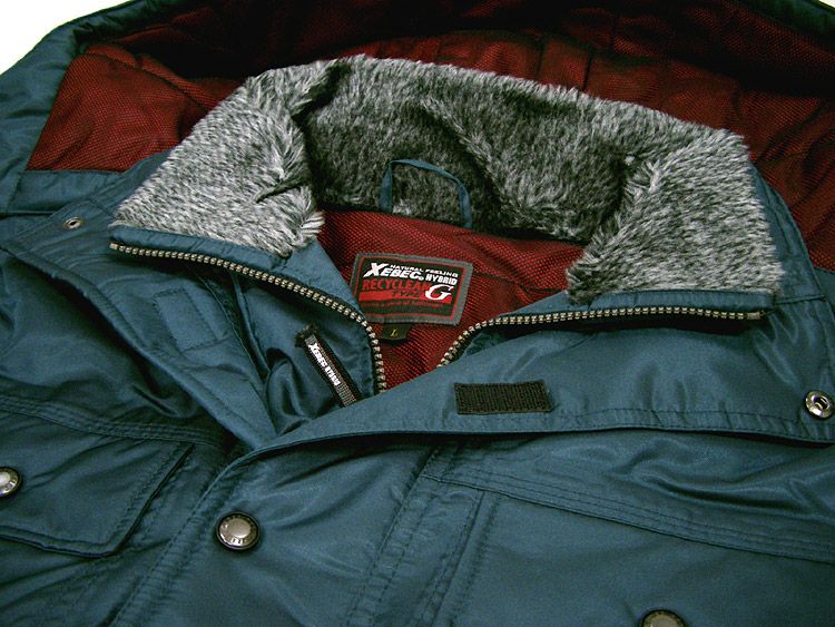 襟元のアップ写真