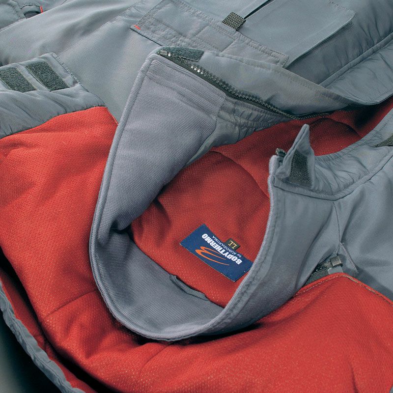 取り外しOKのフード部分