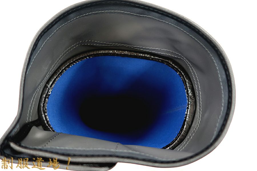 中はしっかりした丈夫な作り。そして保温力のある素材で作られています。