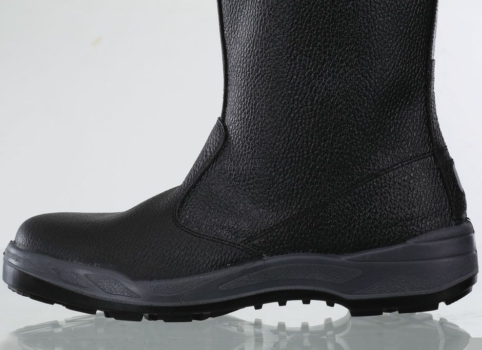 耐久性が高く、熱に強いラバー素材を使用。