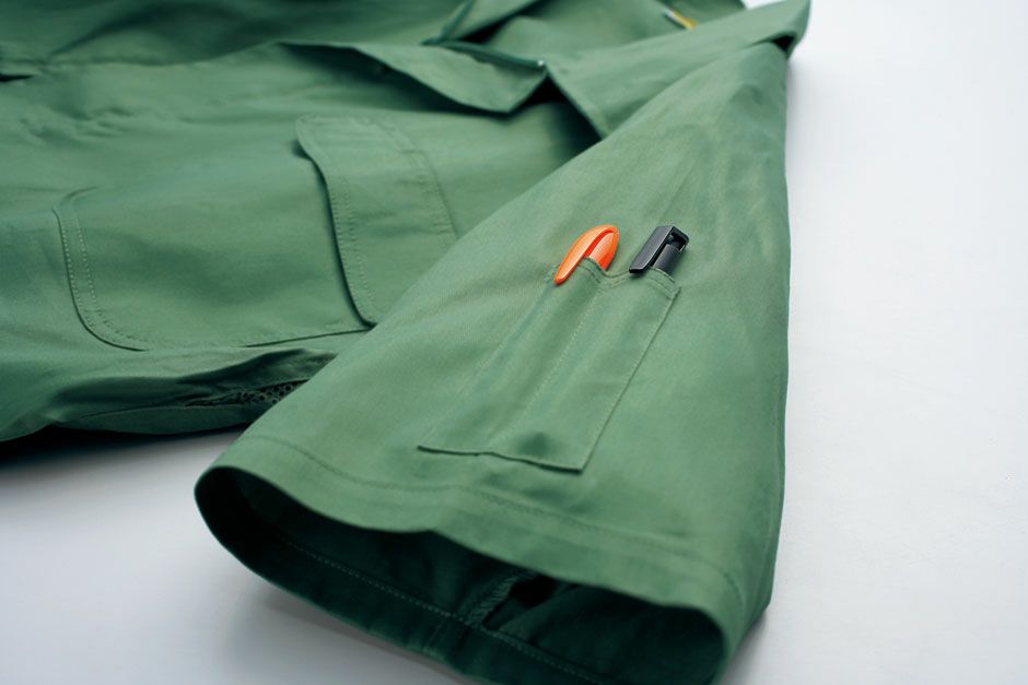 左袖にはペン差し<br>※こちらのカラーは廃色です。