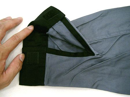 袖口はマジックテープで調節しやすいです。