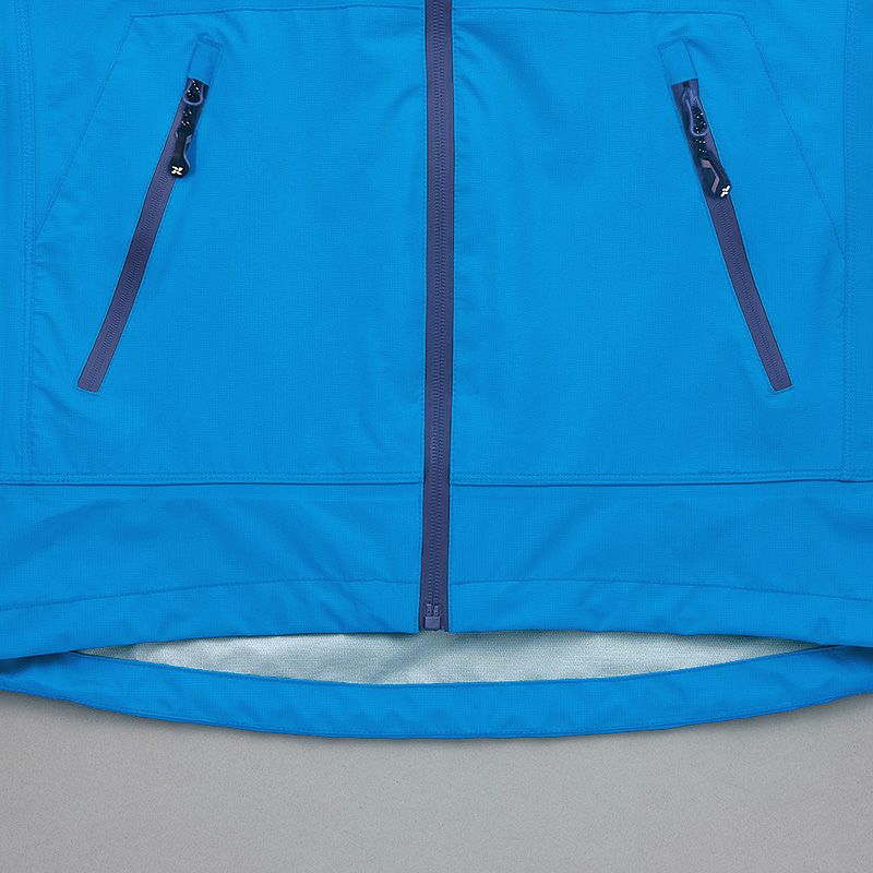 サイクルカット<br>前かがみになっても腰が出にくい仕様です。