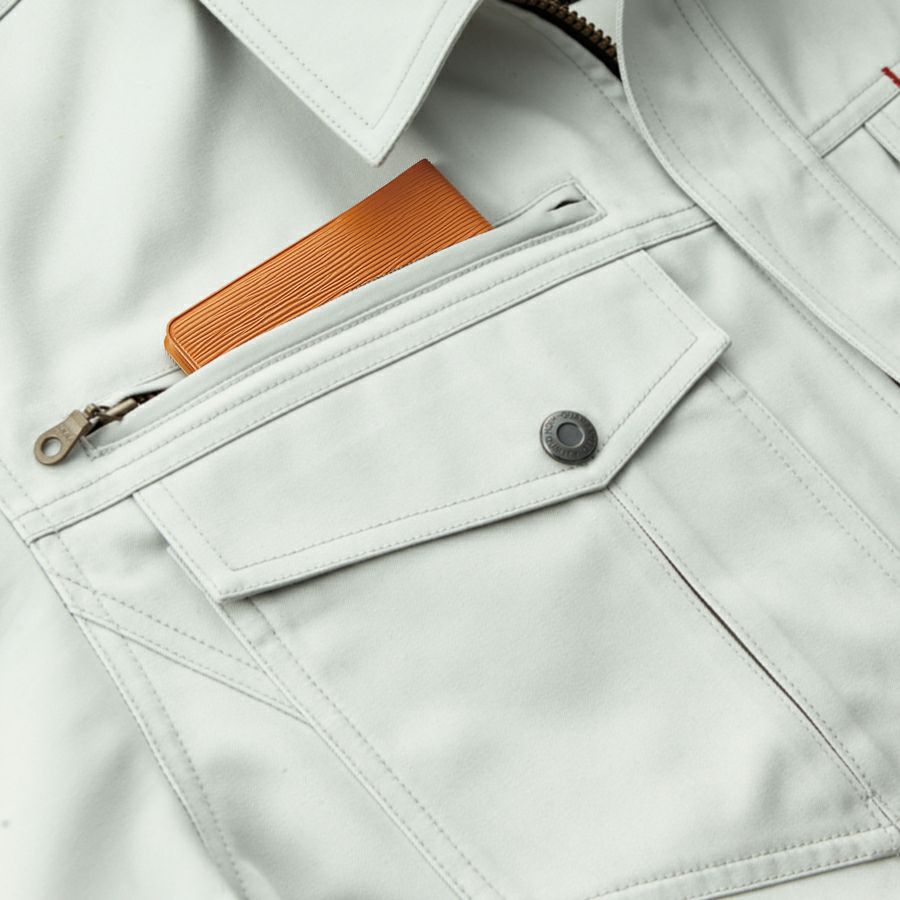 右胸大型ポケット