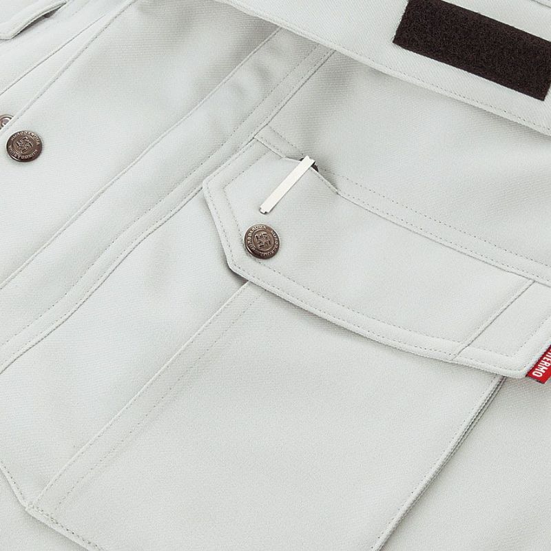 左胸のペン差しポケット