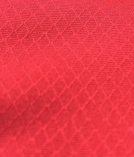 生地：ダイヤリップ<br>菱形状に太い糸を織り込むことにより、生地が裂けるのを防ぐ丈夫な生地。<br>穴が空いても生地の裂け目が広がらないのが特長。