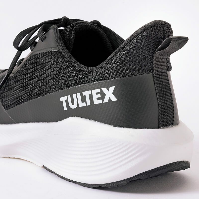 衝撃吸収性が高く安定感がある厚底ソール