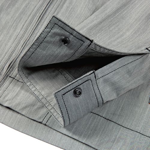 袖口ドットボタン隠し