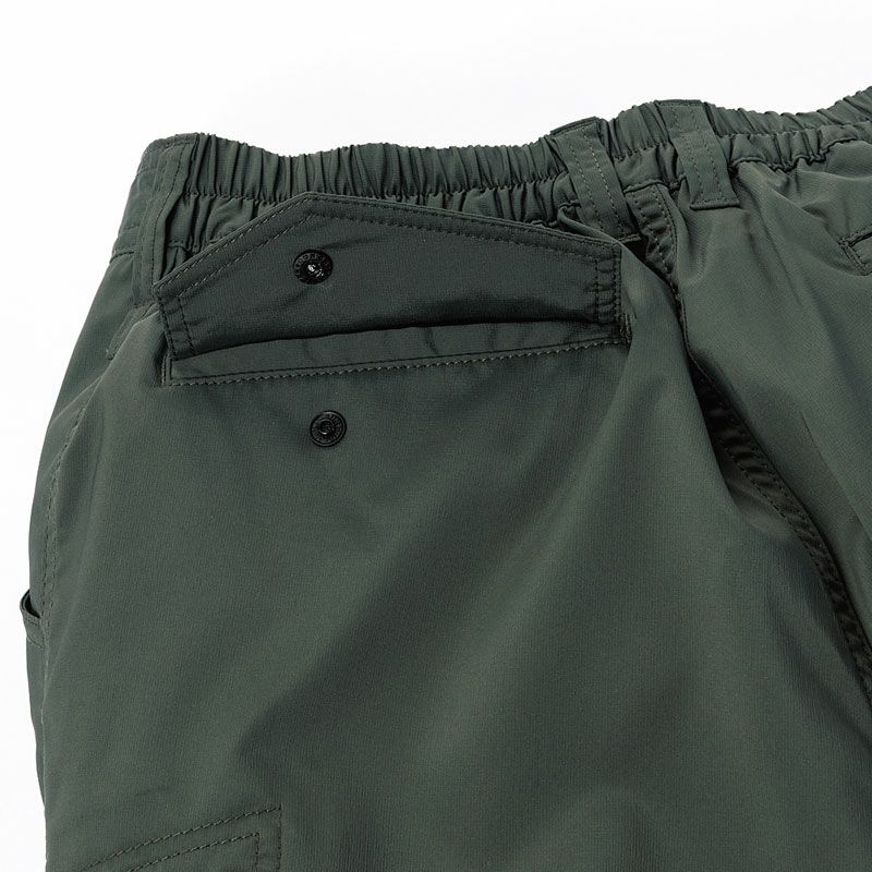 後左雨蓋付ポケット<br>ドットボタン付