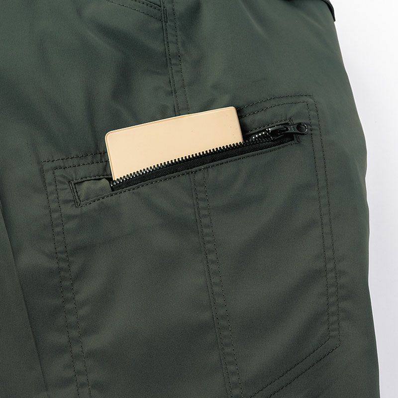 左足ファスナーポケット