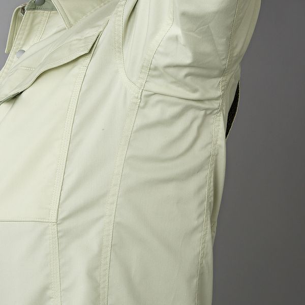 腕をあげても脇がつっぱらないリラックスカット