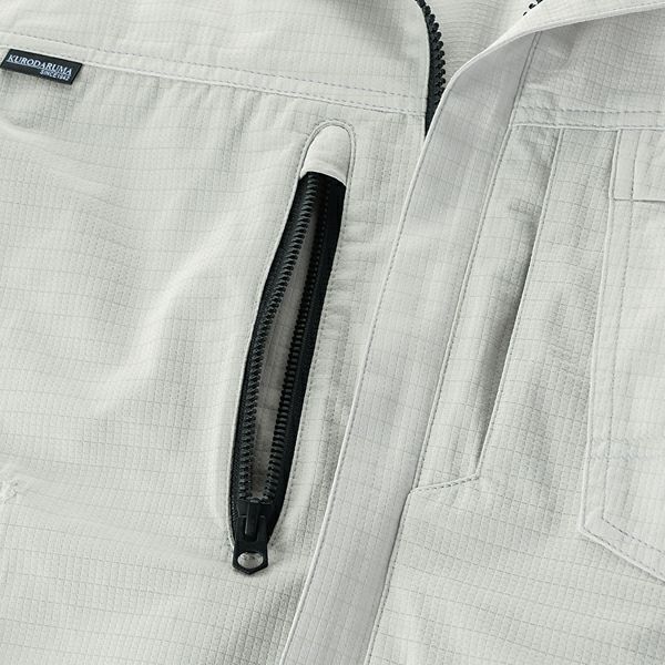 右胸ファスナーポケット