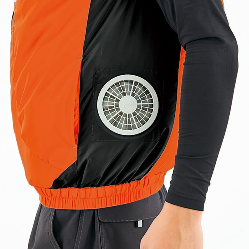 シートベルト着用時でもサイドファンに邪魔にならない位置に設計