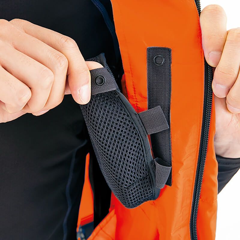 スペーサーパッドがあるのでシートベルトに圧迫されないので空気の流れを確保！（スペーサーパッドは別売り）