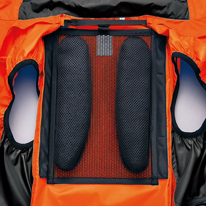 運転手向け空調服の中に入れて使用すると空気が流れるスペースが確保できます