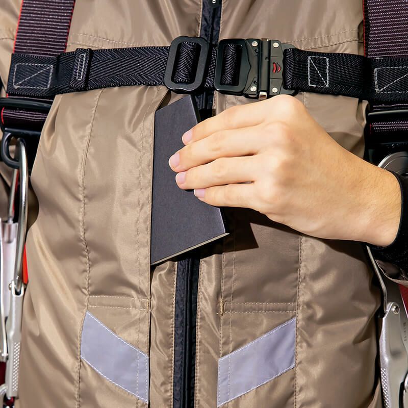 高所でも少ない手の動きで物が取り出せる設計