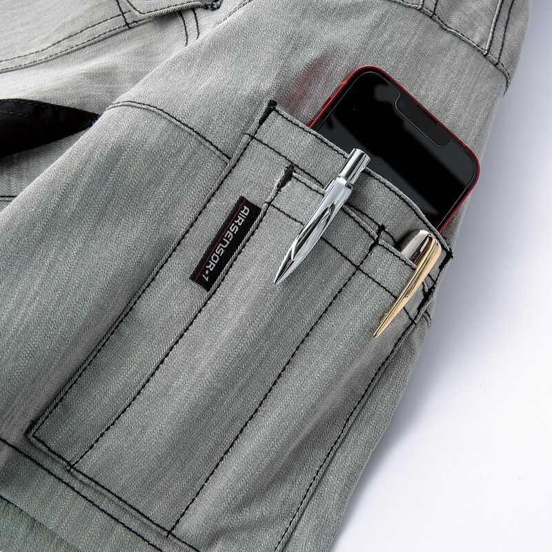 左袖のペン差しポケット