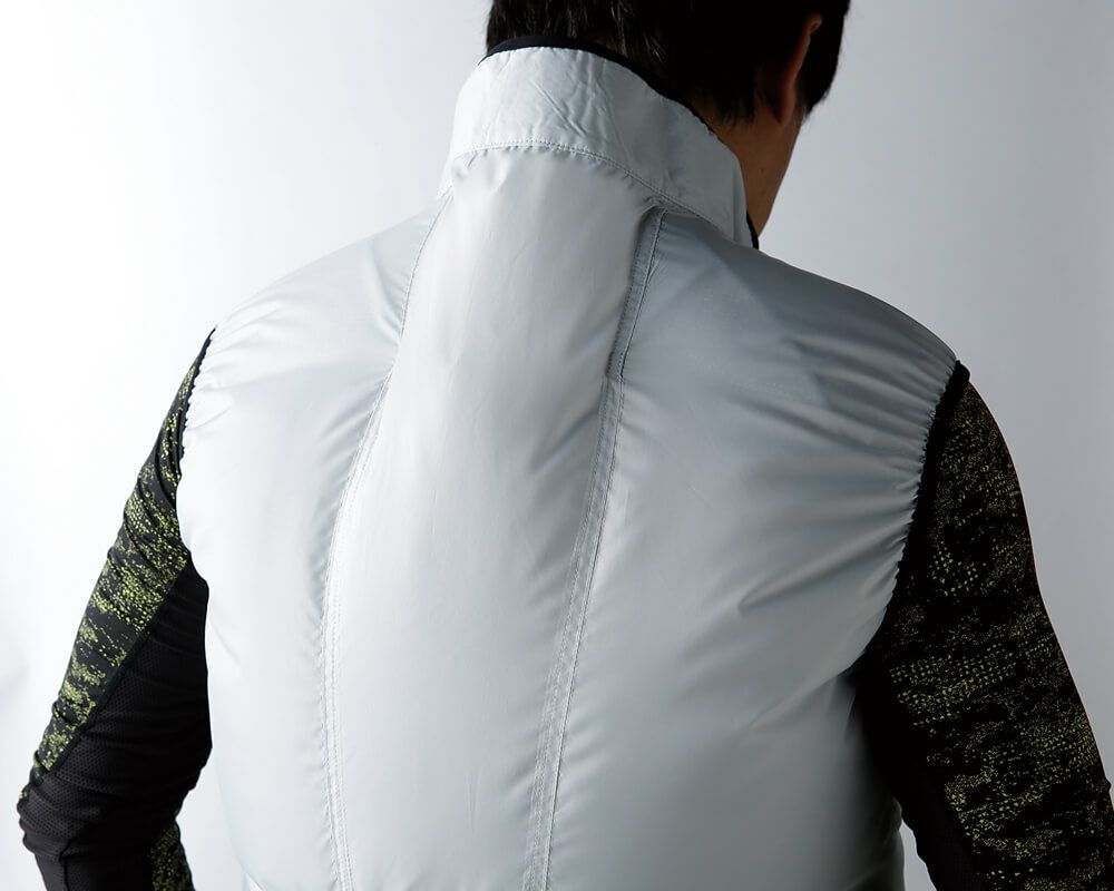 首元にも風が通るので涼しさアップ！