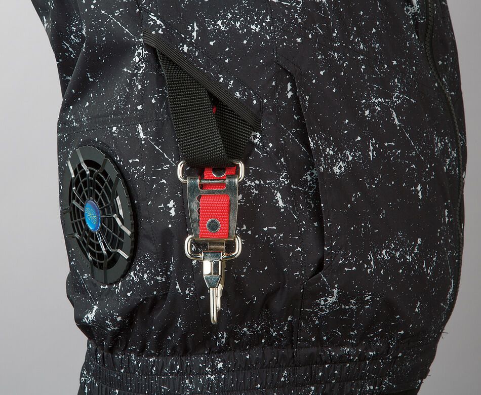 草刈り用ベルト取り出し口