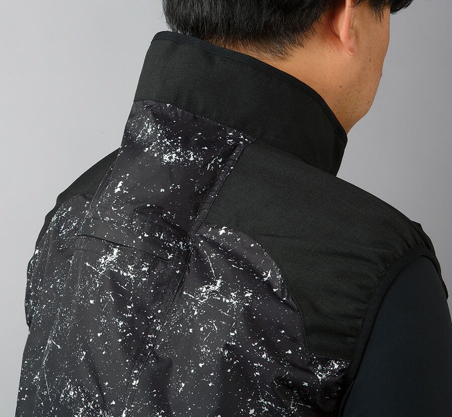 背中から首後ろまでの風通しも確保！