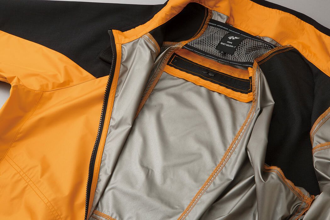 えり元アップ写真