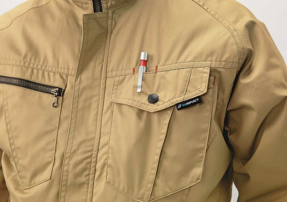 胸元アップ写真