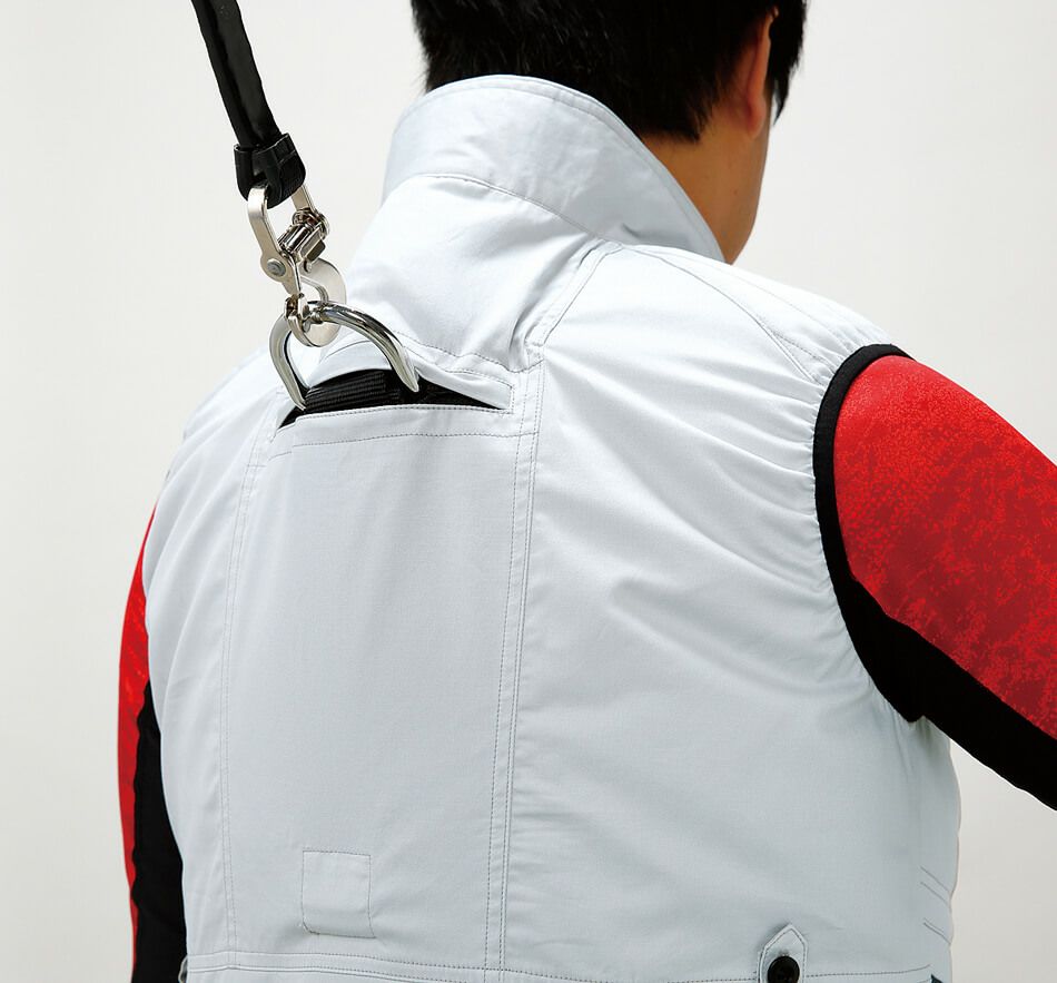 背中ランヤード取り付け口