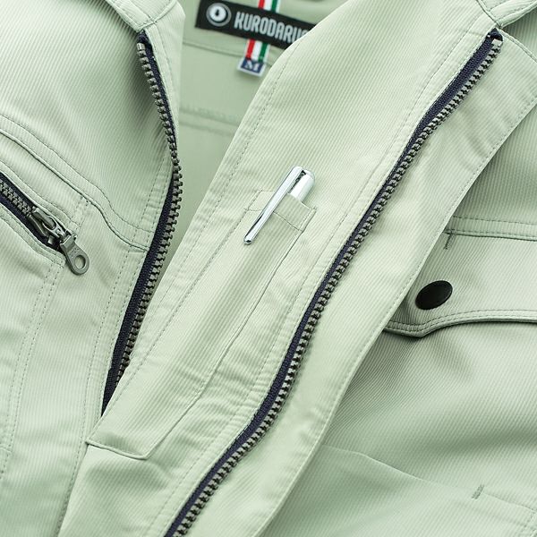 左内側にペン差しポケット付き