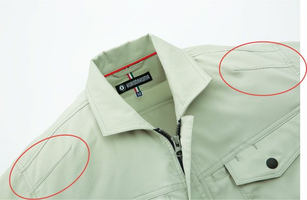 肩部分にふくらみをもたせ着心地を快適にする肩ダーツ入り。