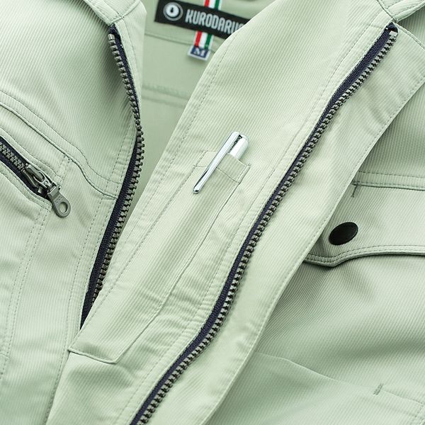 左内側にペン差しポケット付き