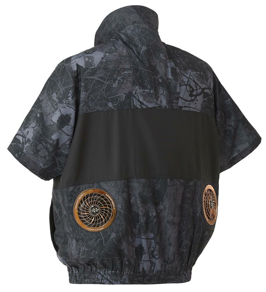 迷彩ブラックの背中