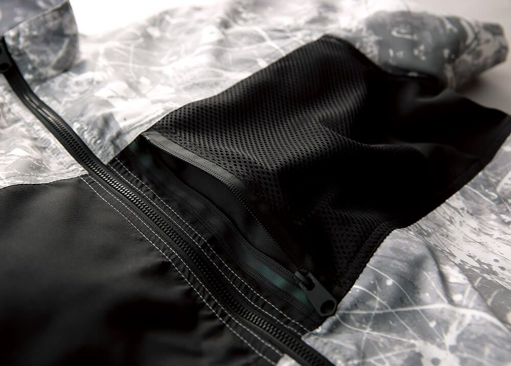 胸ファスナー付きメッシュポケット