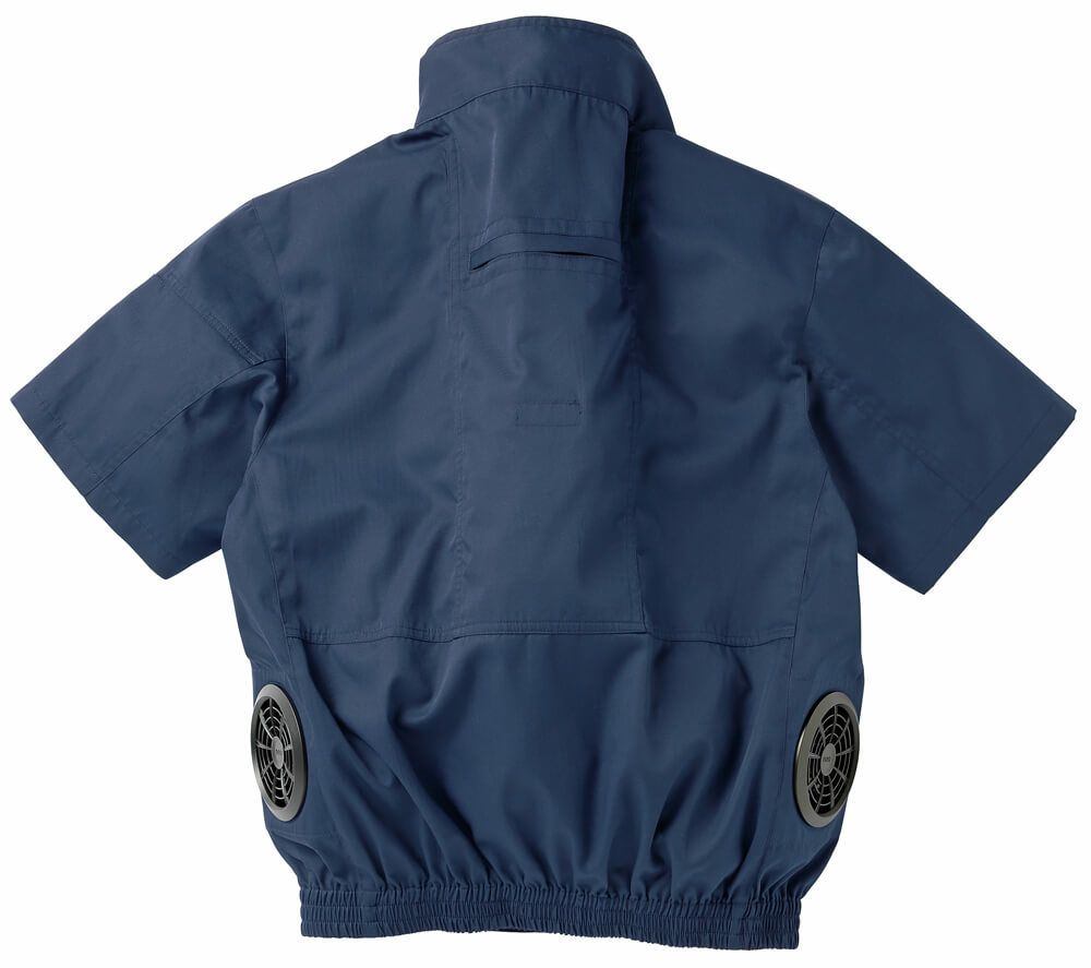 ネイビーの背中