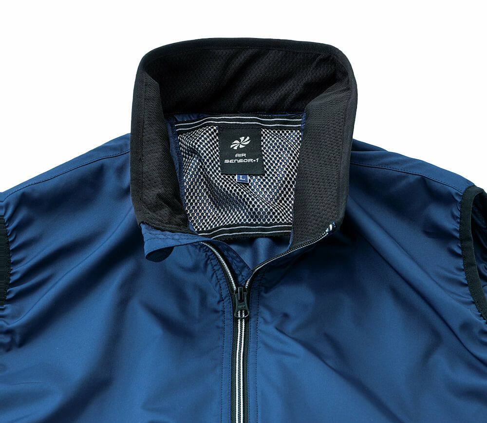 背中から首にかけて立体的に風の通りを良くしてくれる形