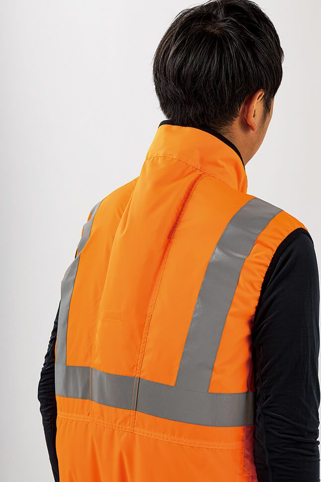 首後ろにも風通りを良くする通気スペースを確保