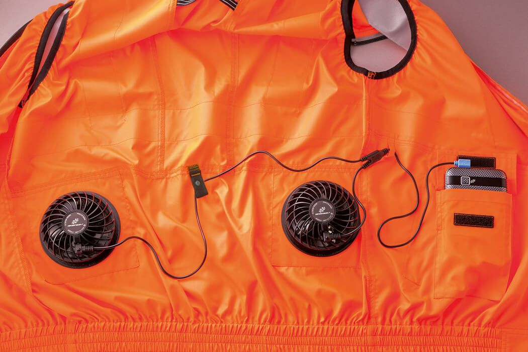 空調服ファンを取り付けた内側の写真