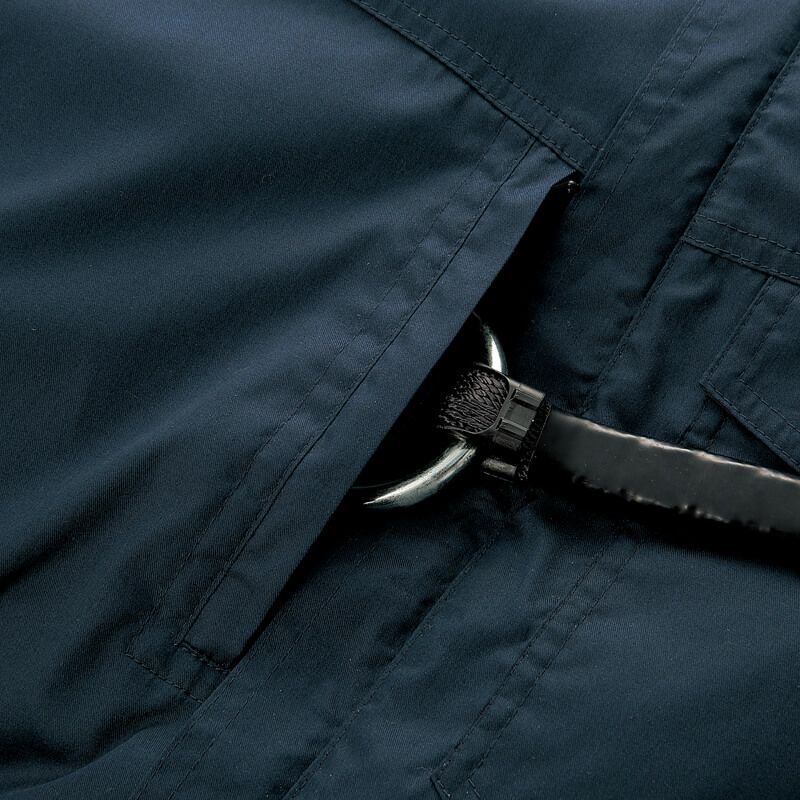 脇ポケット部分のランヤード掛け