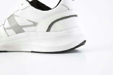 クッション性に優れたミッドソールで足への負担を軽減。<br>（XEB-85414、85415共通）