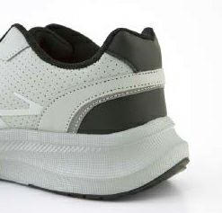 踵部の反射材で夜間・暗所での安全性が向上。