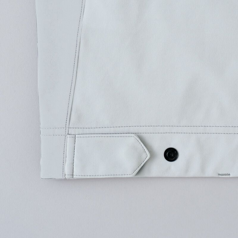 ウエストアジャスター<br>ウエスト部にサイズを微調整できるアジャスターを装備。