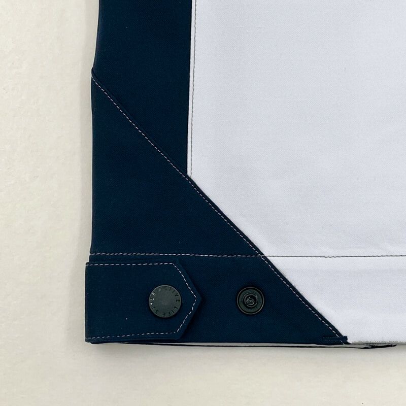 ウエストアジャスター<br>ウエスト部にサイズを微調整できるアジャスターを装備。