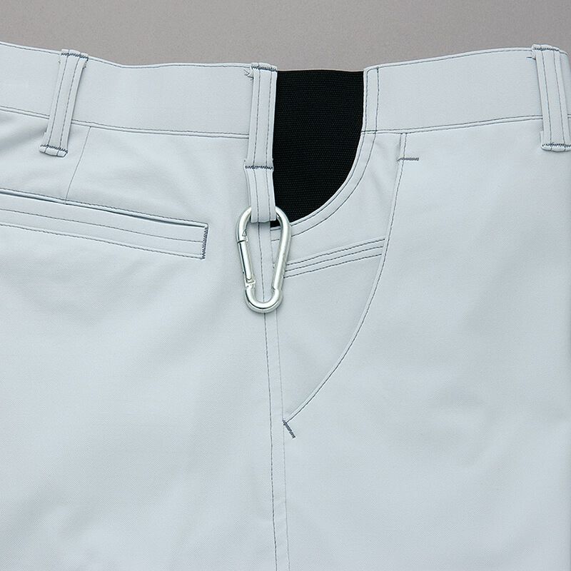 ツインループ<br>鍵やキーチェーンが取り付けられるサブループを装備。