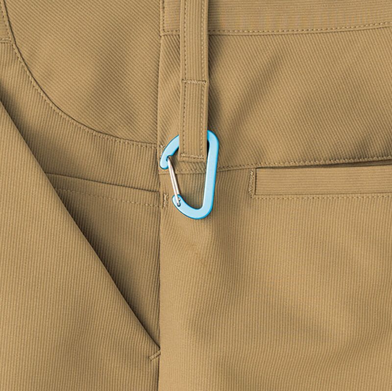 キーループ<br>両サイドのベルト通し下部に便利に使えるループを装備