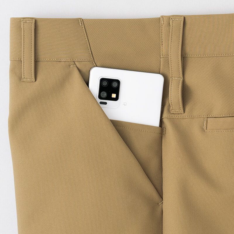スマホポケット<br>左右ポケットの内側にスマホも収納できるサブポケットを装備