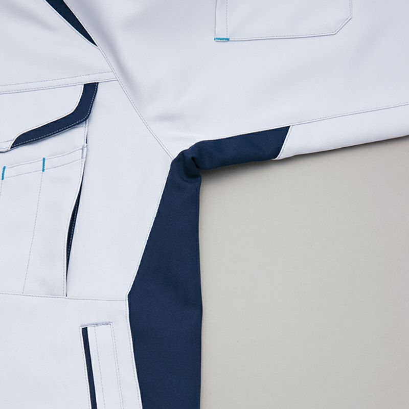 スポーツカット<br>ストレッチ素材とスポーツカッティングで運動性能アップ。