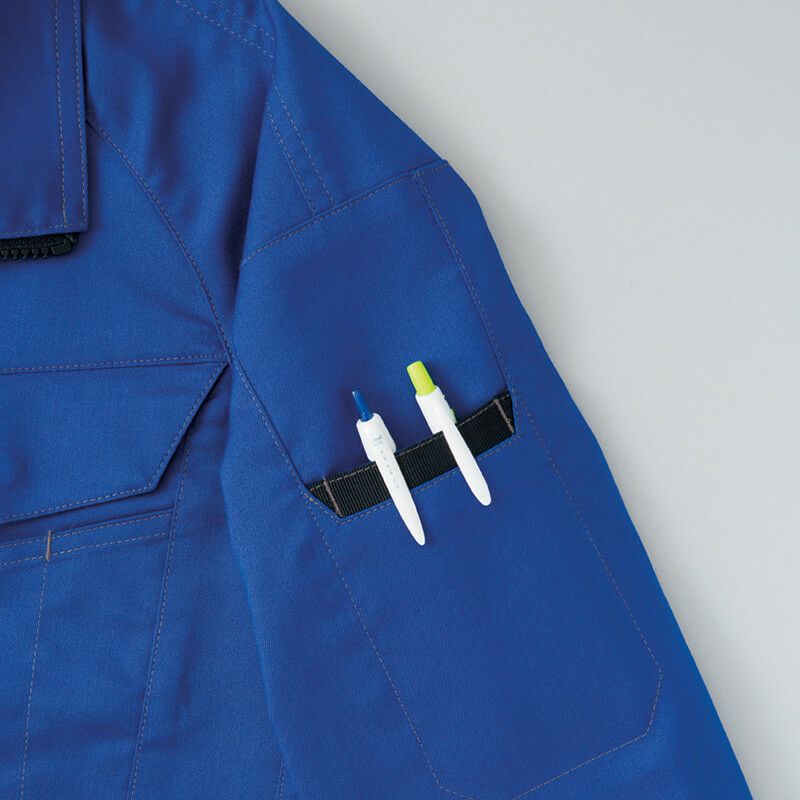 袖ペン差し<br>袖の取り出しやすい位置にあり、よく使うペン等の収納に便利。