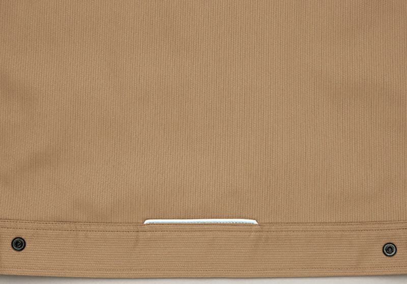 背部反射パイピング<br>背下部にも反射パイピングを施し、夜間の視認性を確保