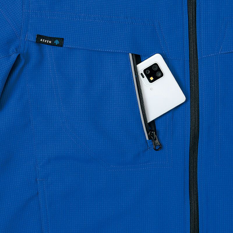 ファスナーポケット<br>ファスナー付の大型ポケットを装備、反射パイピングで安全性に配慮。