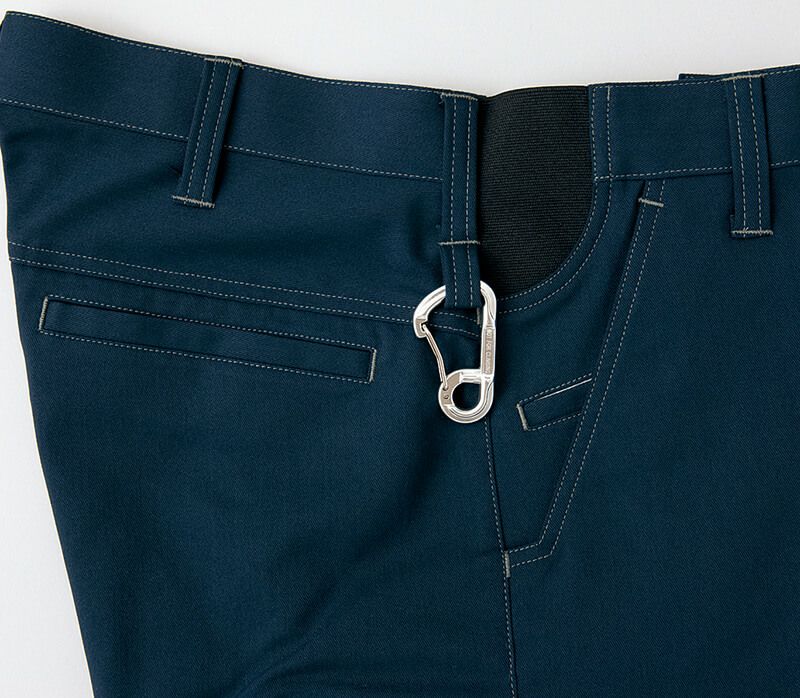 ツインループ<br>鍵やキーチェーンが取り付けられるサブループを装備。