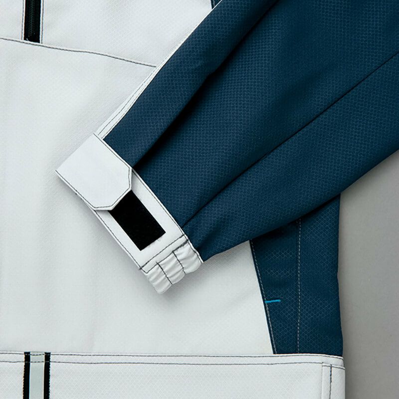 袖口マジックテープ止め<br>マジックテープ使用でワンタッチで調節が可能